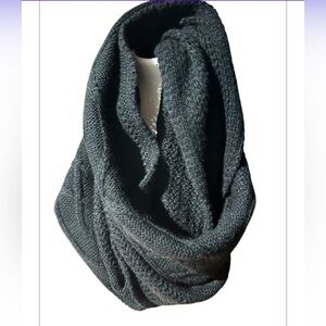 NY & Co Black Cable Knit Infinity Scarf